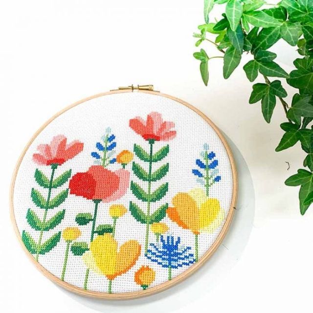 Cross Stitch Kit - Spring flower hoop