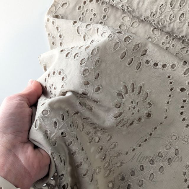BOLT END - 185 CM - Eyelet Cotton with Floral Embroidery Design - Sand