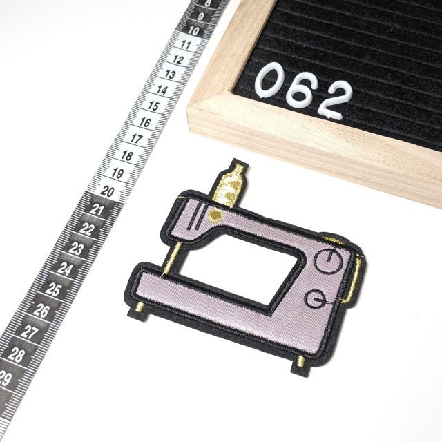 Patch 062 - Pink Sewing Machine 9x8cm - Iron On