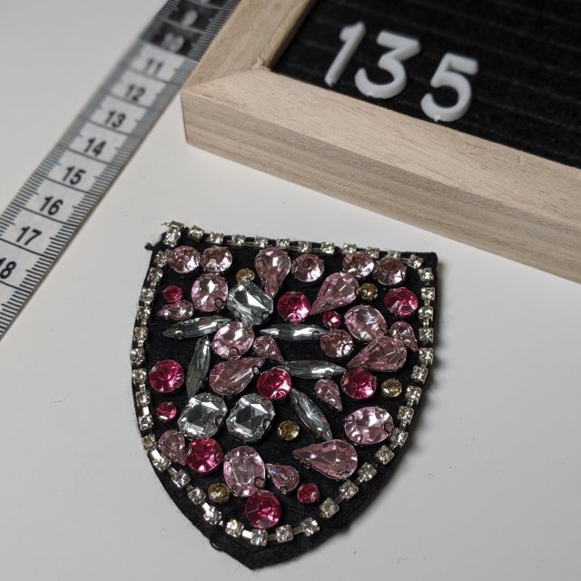 Patch 135 - Pink Jewel Crest 9x7cm - Sew On