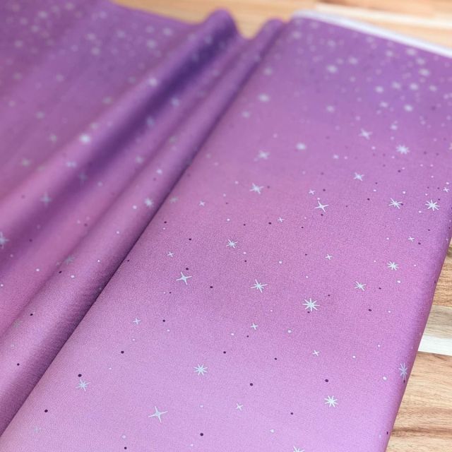 100% Cotton - Fairy Dust Mauve (319) - Ombre with Silver Metallic Stars by Moda per 1/2m