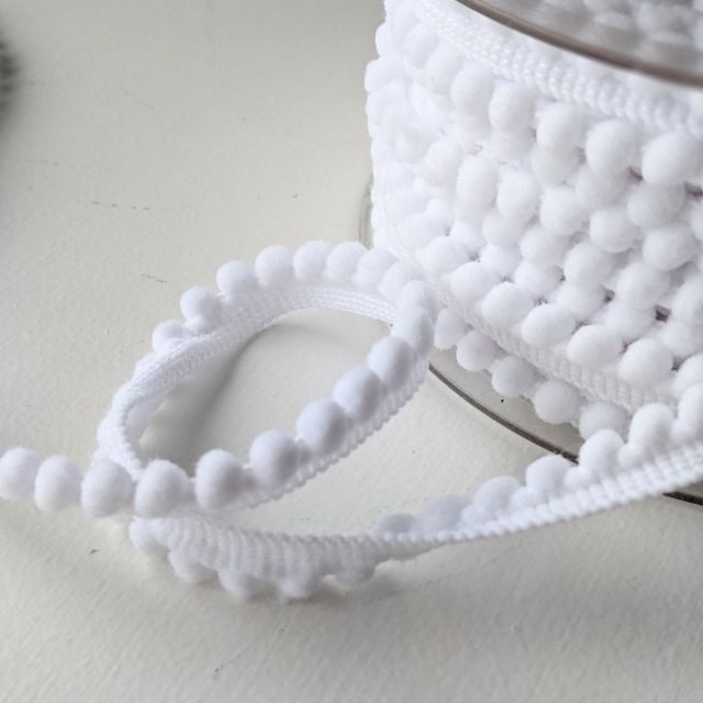 White (col. 550) - Mini Pom Pom Trim - 6mm