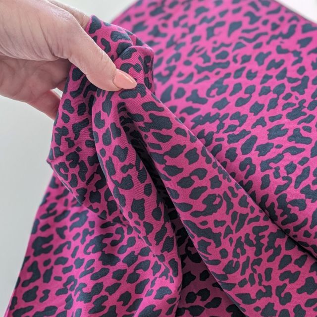 BOLT END - 255CM - Viscose Twill - Fuchsia Leopard