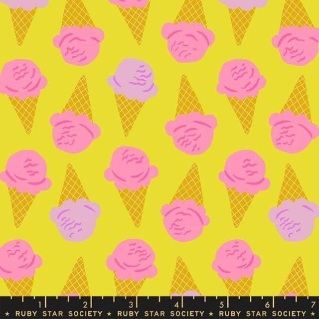 100% Cotton - Ruby Star Society "Sugar Cone" - Citron per 1/2m