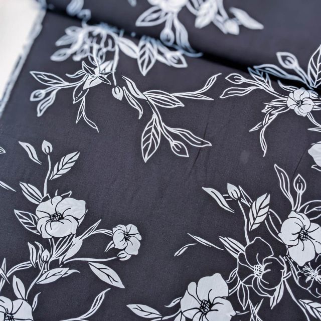 Viscose Challis "Celia" - Black and White