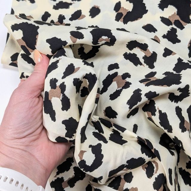 Viscose Poplin Leopard on Sand