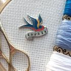 Crafty Swallow - Magnetic Needle Minder